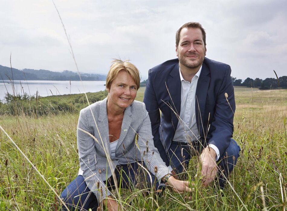 Eine erfolgreiche Partnerschaft für die Natur: Die Geschäftsführer Birgit Mair-Markart (Naturschutzbund) und Harald Bauer (dm) ziehen Bilanz. © dm/Preschl